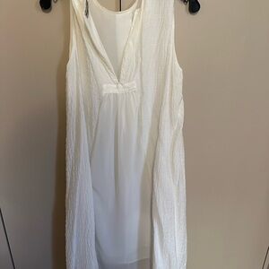 Elegant White Sleeveless Dress